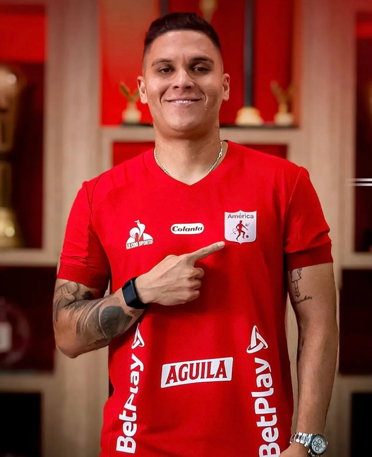Juan Fernando Quintero oficialmente es nuevo jugador del América de Cali.