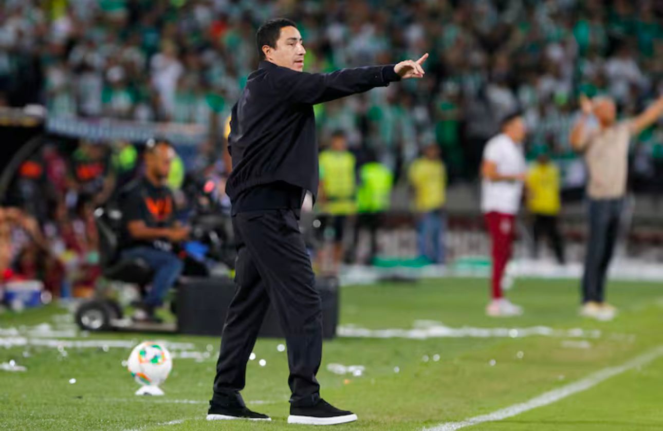 Renuncio Efraín Juárez a la dirección tecnica de Atlético Nacional!